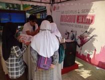 Customer at booth
